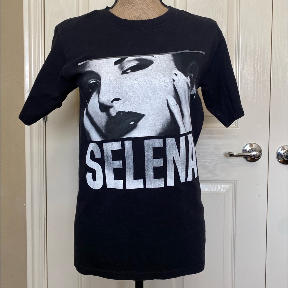 Selena t-shirt